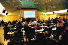 Sport Forum Schweiz – Historische Impressionen, Kongressteilnehmer im Plenum